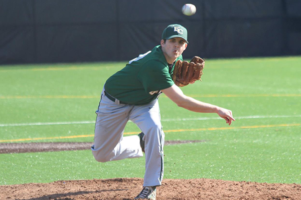 Baseball Completes Series Sweep at Southern Vermont