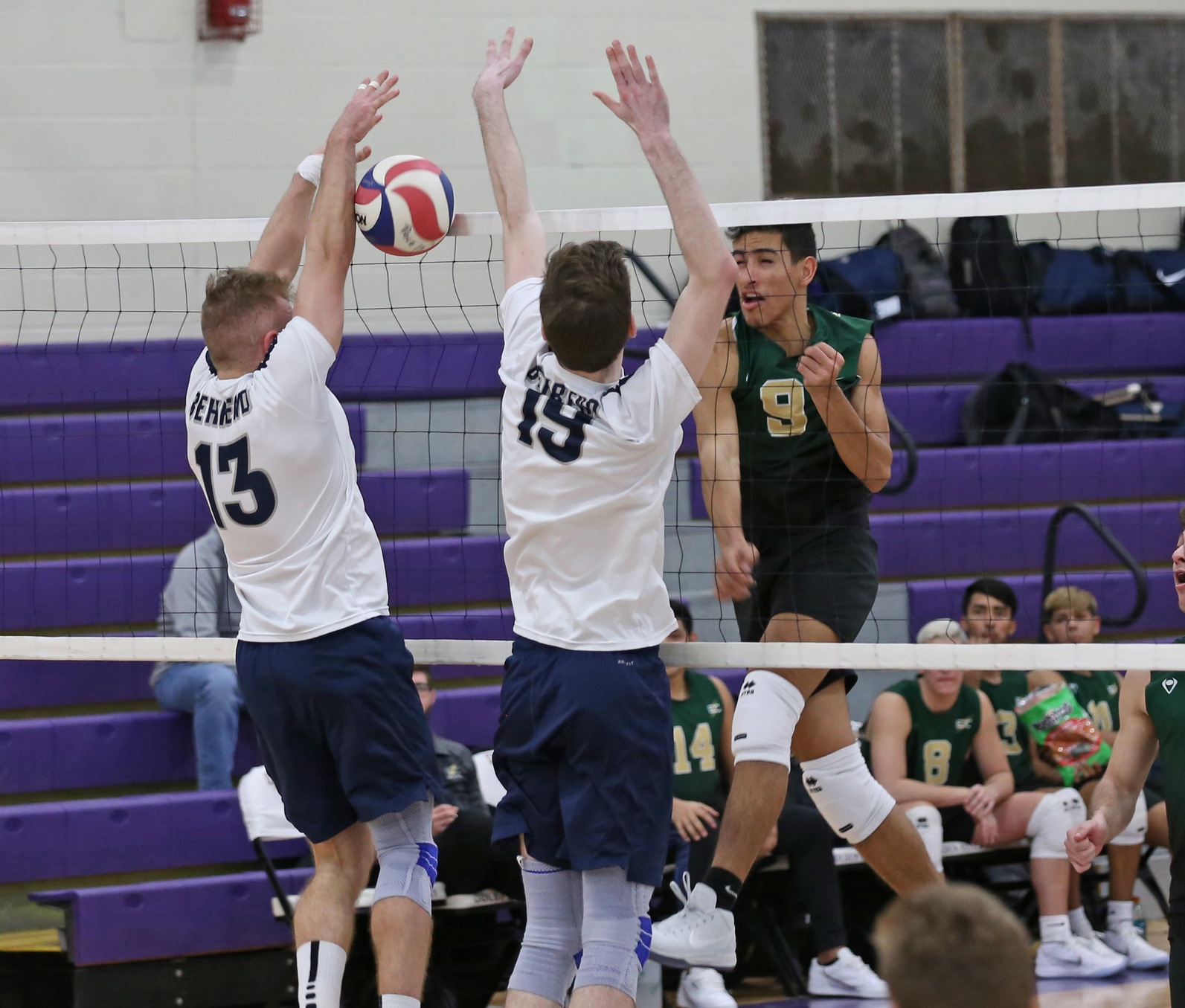 Men’s Volleyball Drops Road Match at Lasell