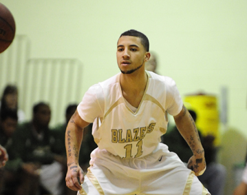 Second-Half Surge Lifts Men’s Basketball Over Mitchell College, 69-59