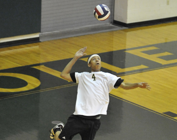 Men’s Volleyball Downed By Endicott, 3-0