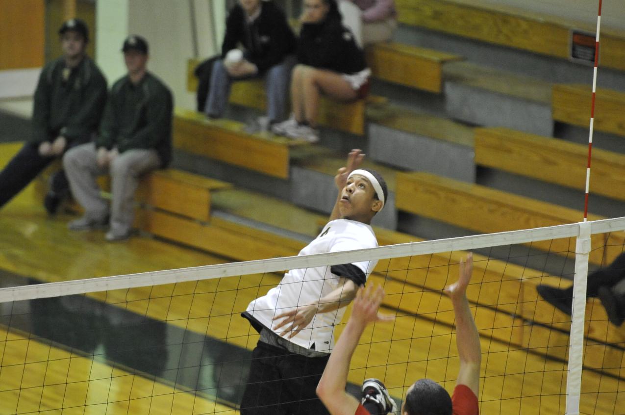 Men’s Volleyball Surges Past Daniel Webster College, 3-1