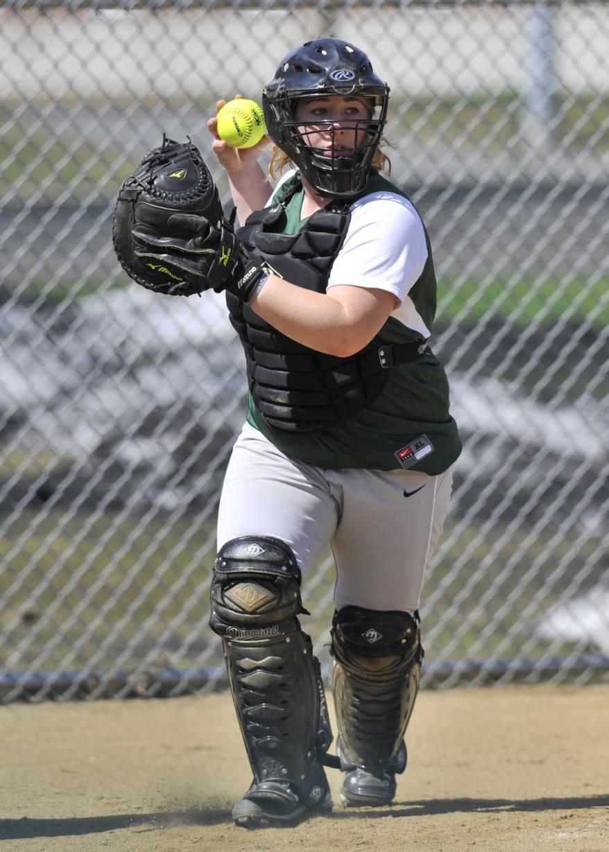 Softball Soars Past Becker College With Doubleheader Sweep