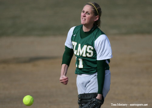 Lesley University Outlasts Softball, 1-0 and 3-0
