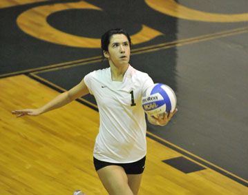 Women’s Volleyball Earns Split with Mount Holyoke College, Castleton State College