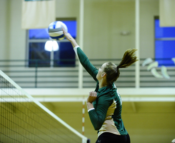 Women's Volleyball Flies Past St. Joseph College (Conn.), 3-0