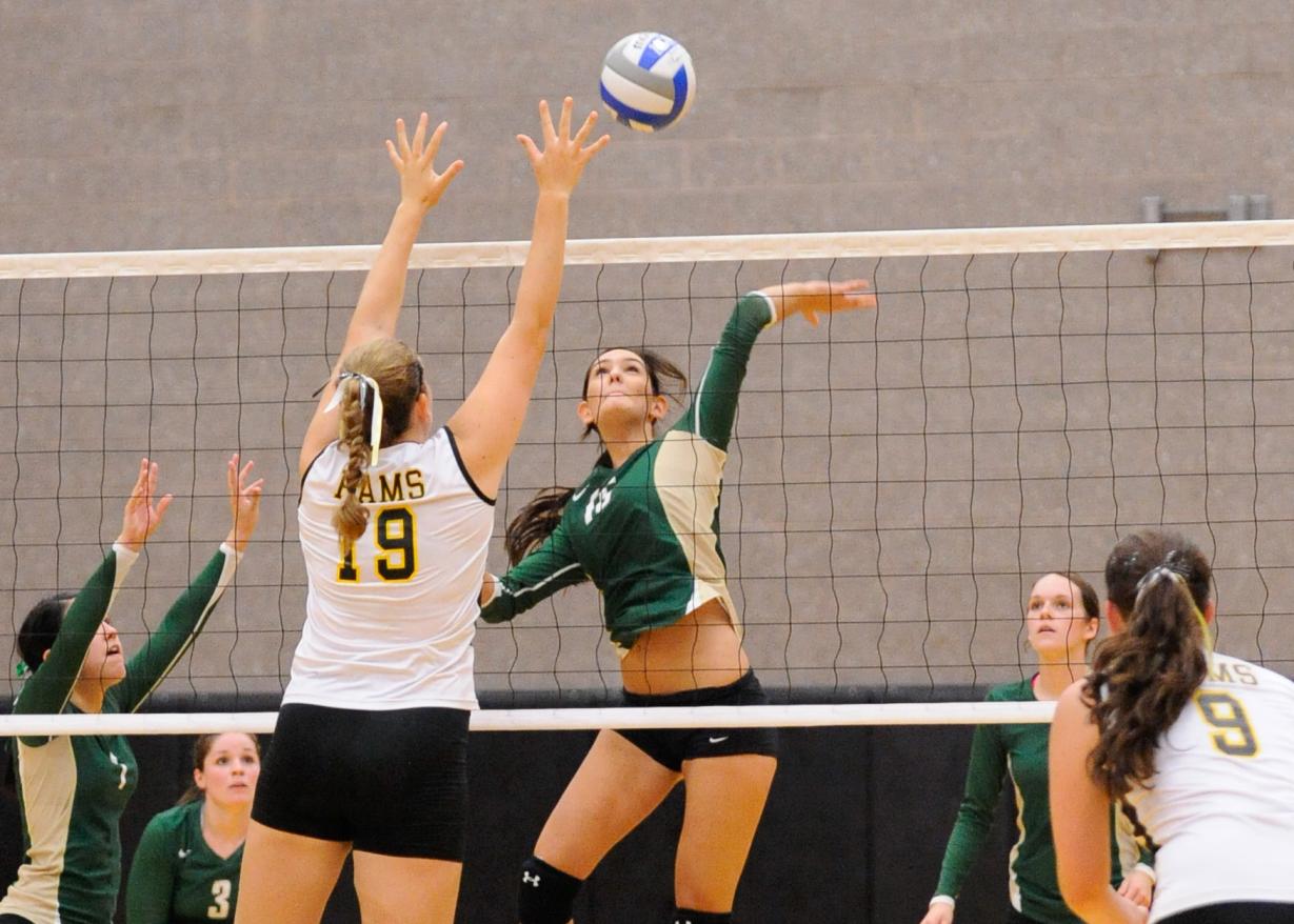 Women's Volleyball Falls to Plattsburgh State, SUNY Canton
