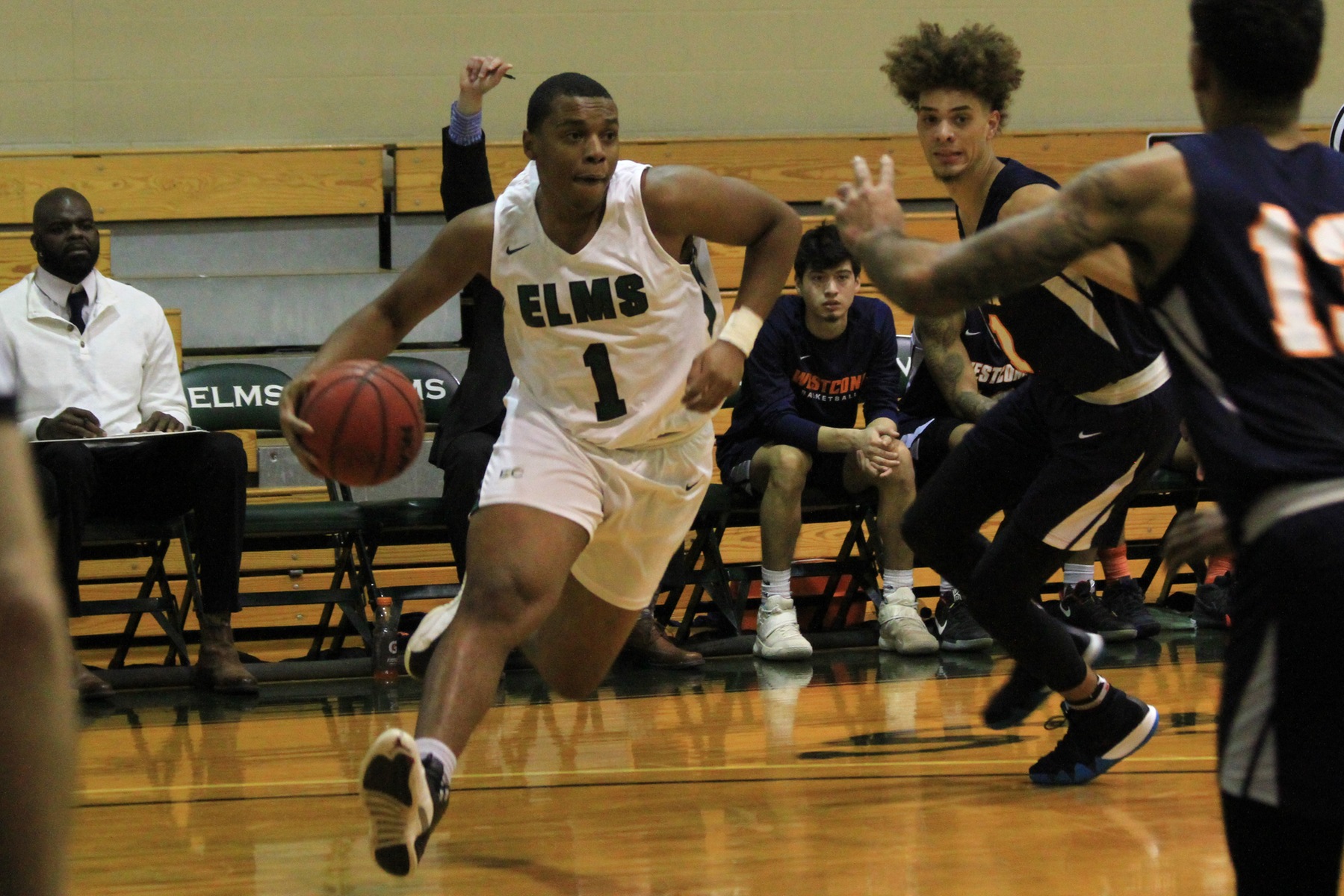 Men's Basketball Unable To Slow Down Becker