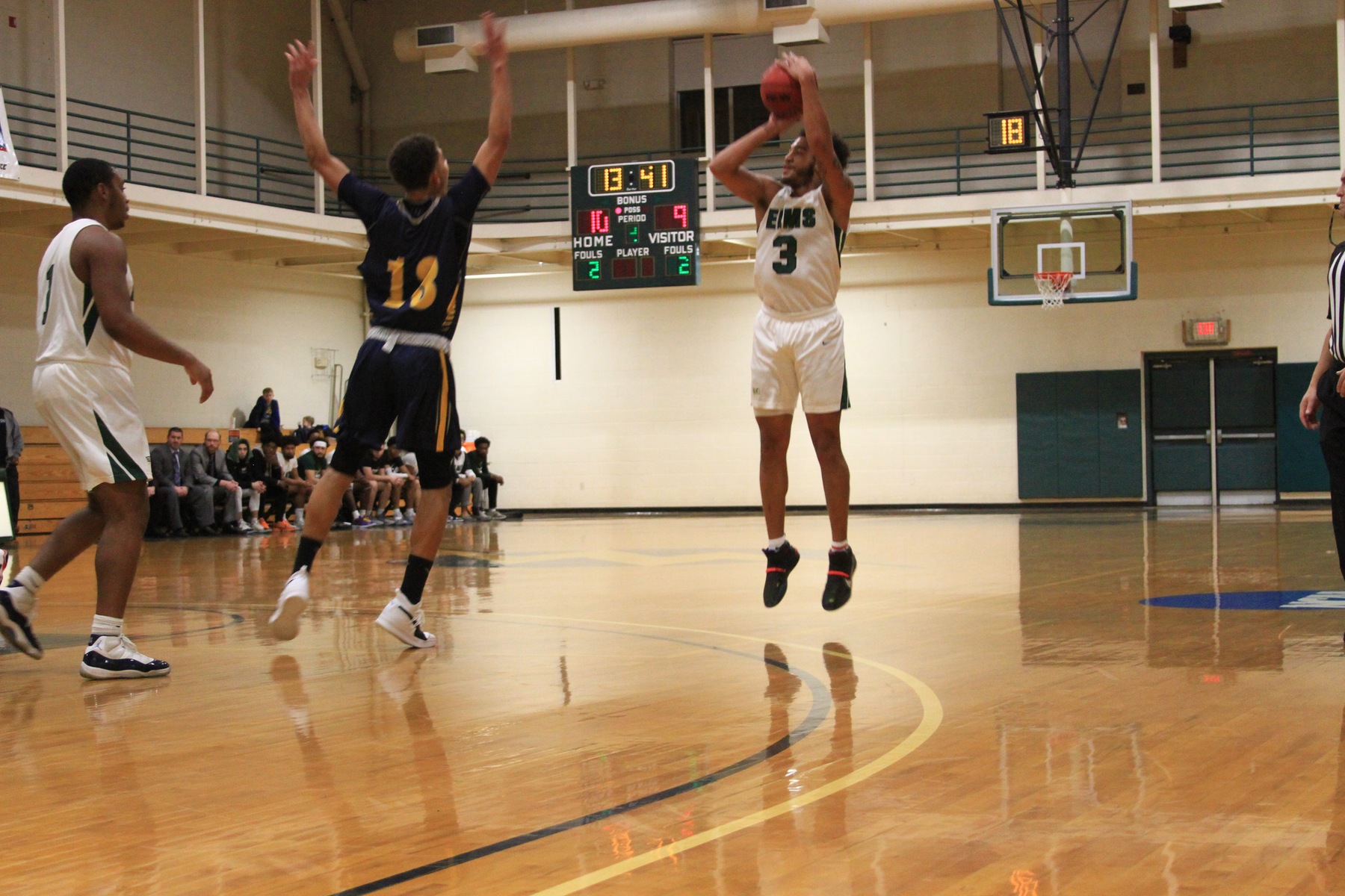 Men’s Basketball Drops Home Game to Mariners