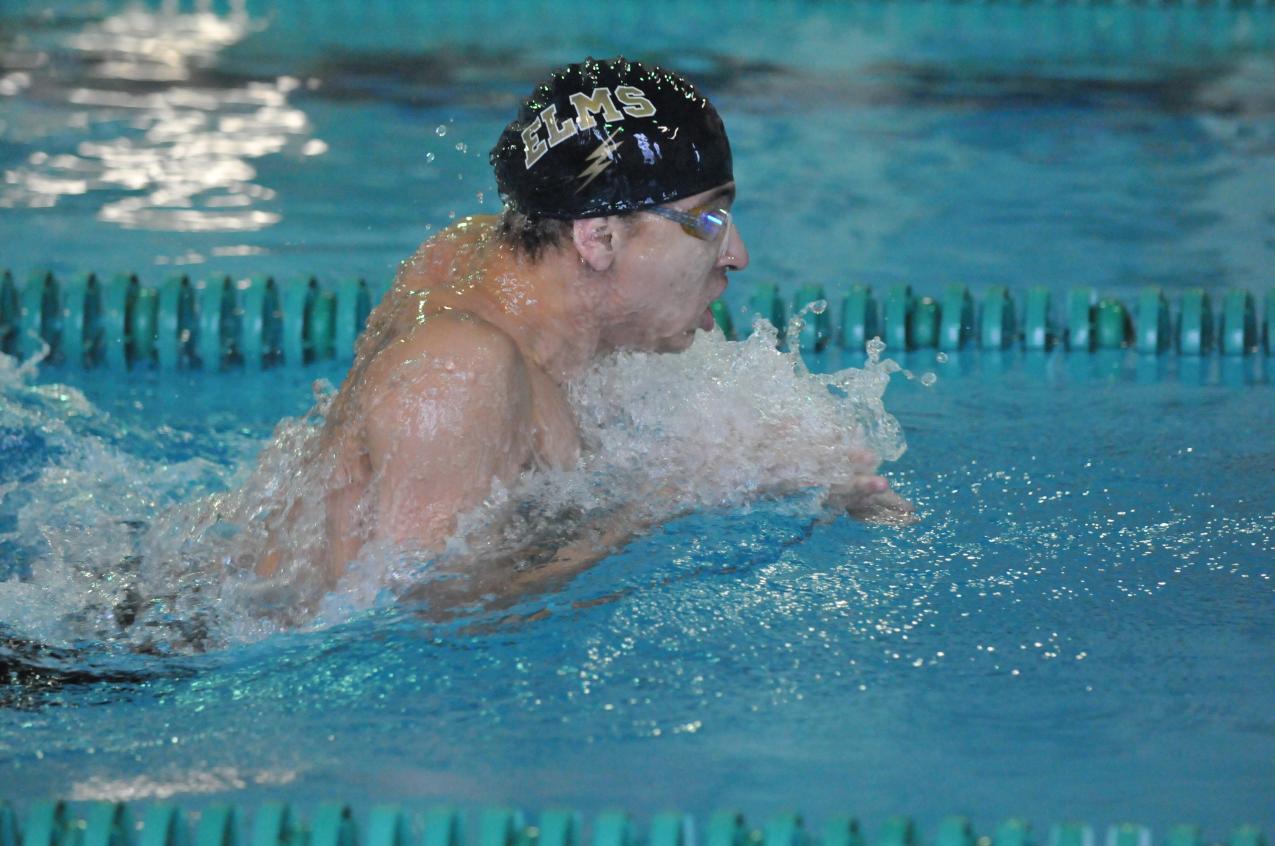 Men’s Swimming Downs the University of New England, 122-95