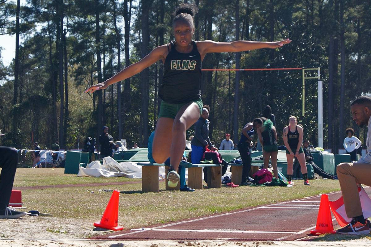 Men’s And Women’s Track Open Season At Wesleyan Spring Classic