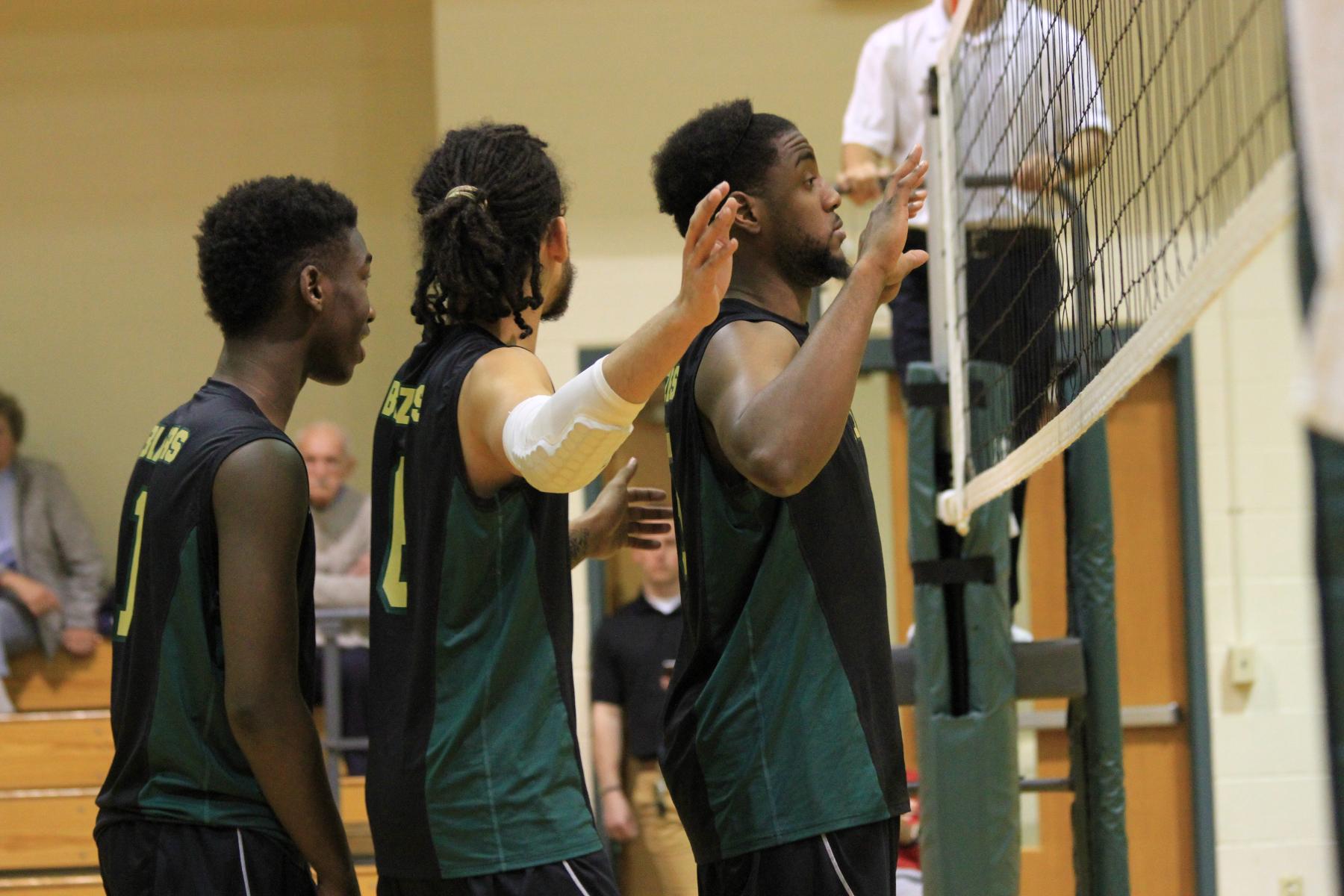 Men's Volleyball Sweeps Lesley