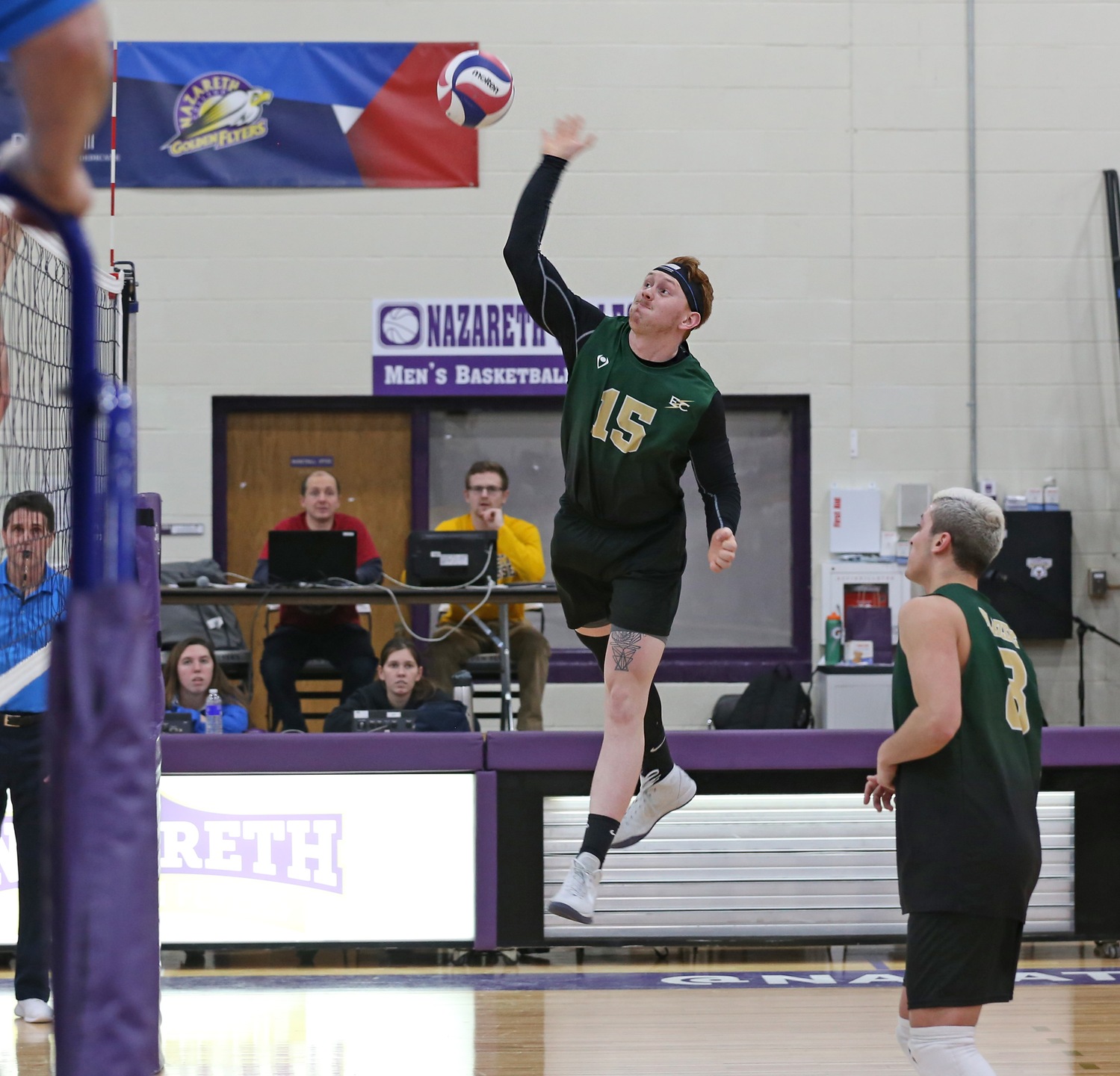 Men’s Volleyball Wins in Straight Sets