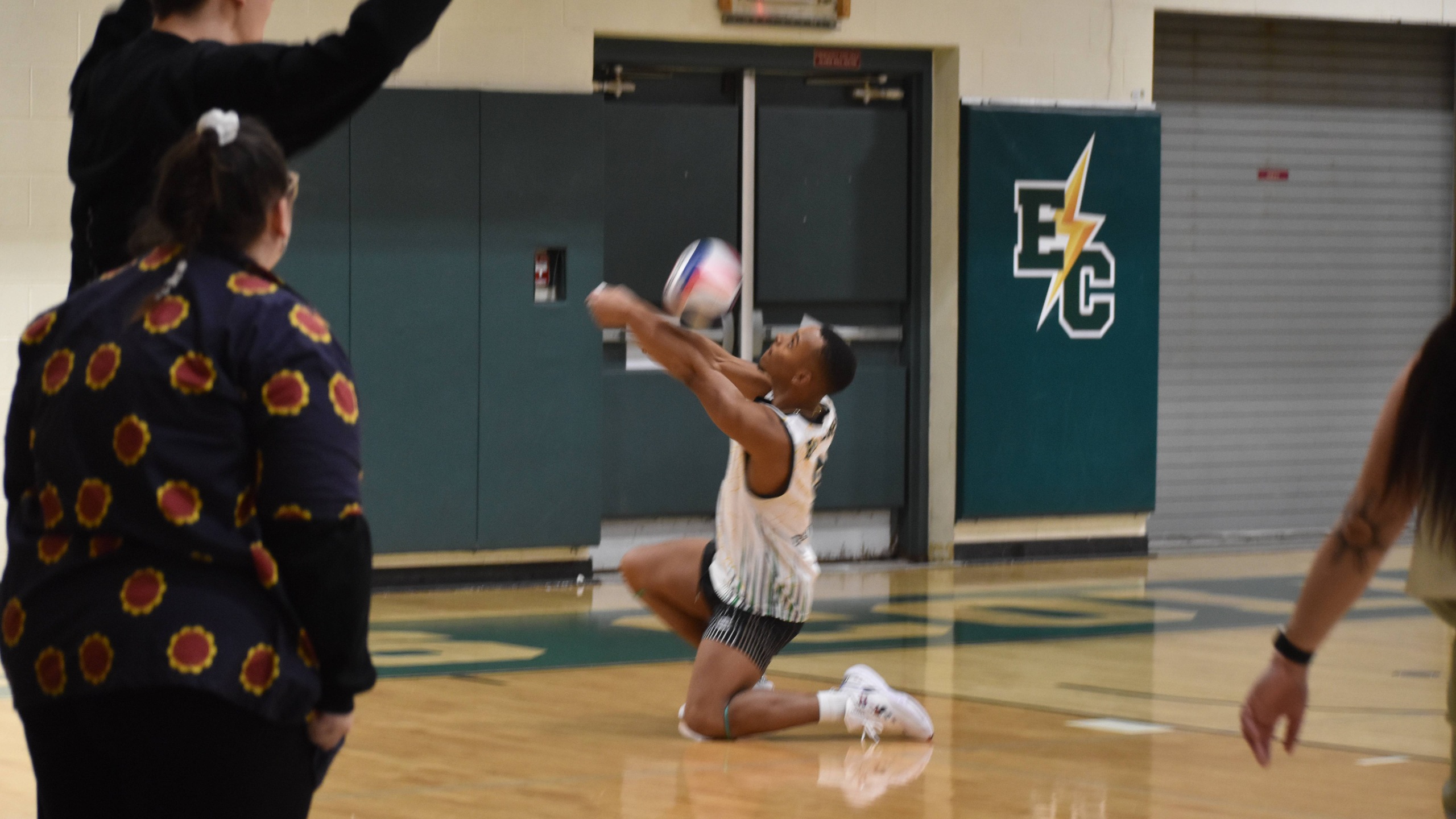Men's Volleyball Lose a Tough Conference Matchup to Emmanuel