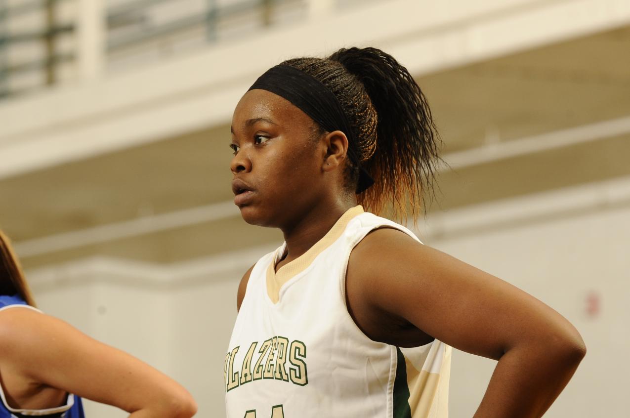 Parks Nets 30 to Pace Women’s Basketball Past Anna Maria College, 76-56