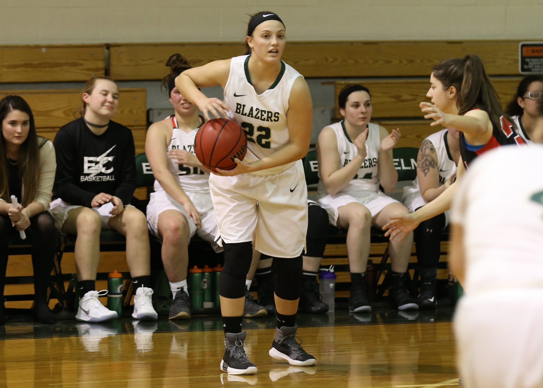 Women's Hoops Protects The Paint In Season-Opening Win Over Wentworth