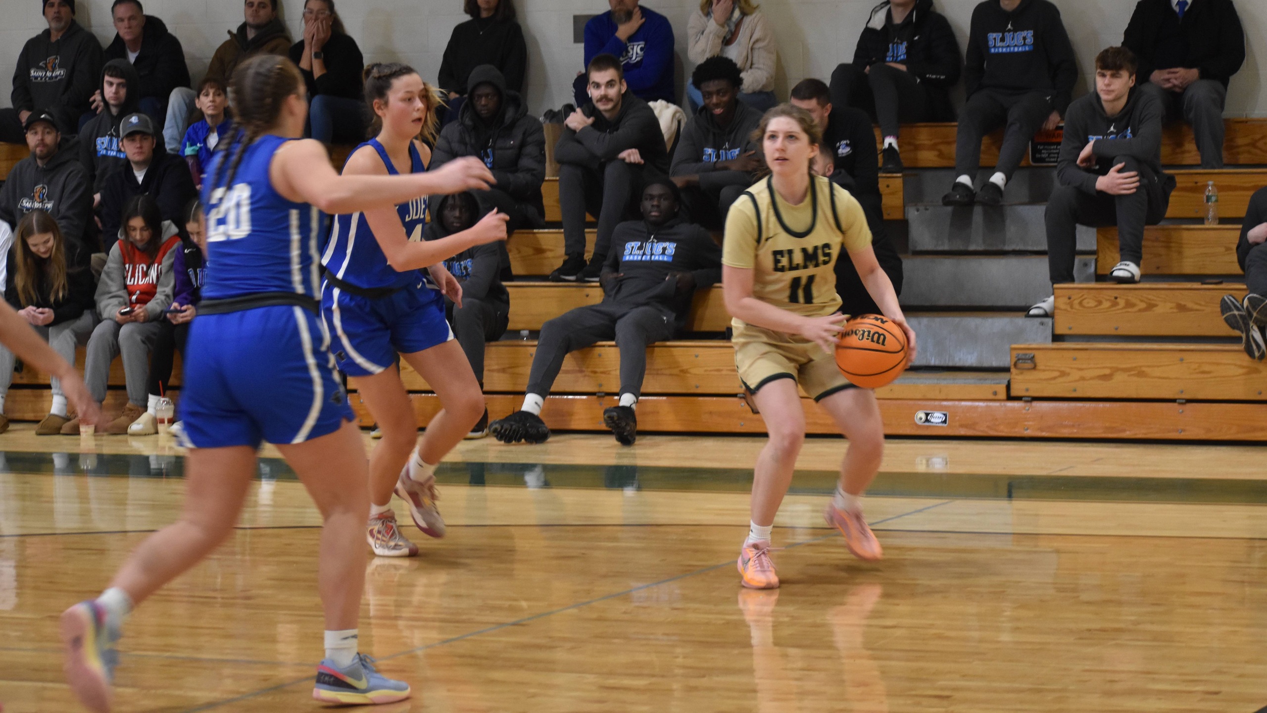 Women's Basketball Fall to Cadets