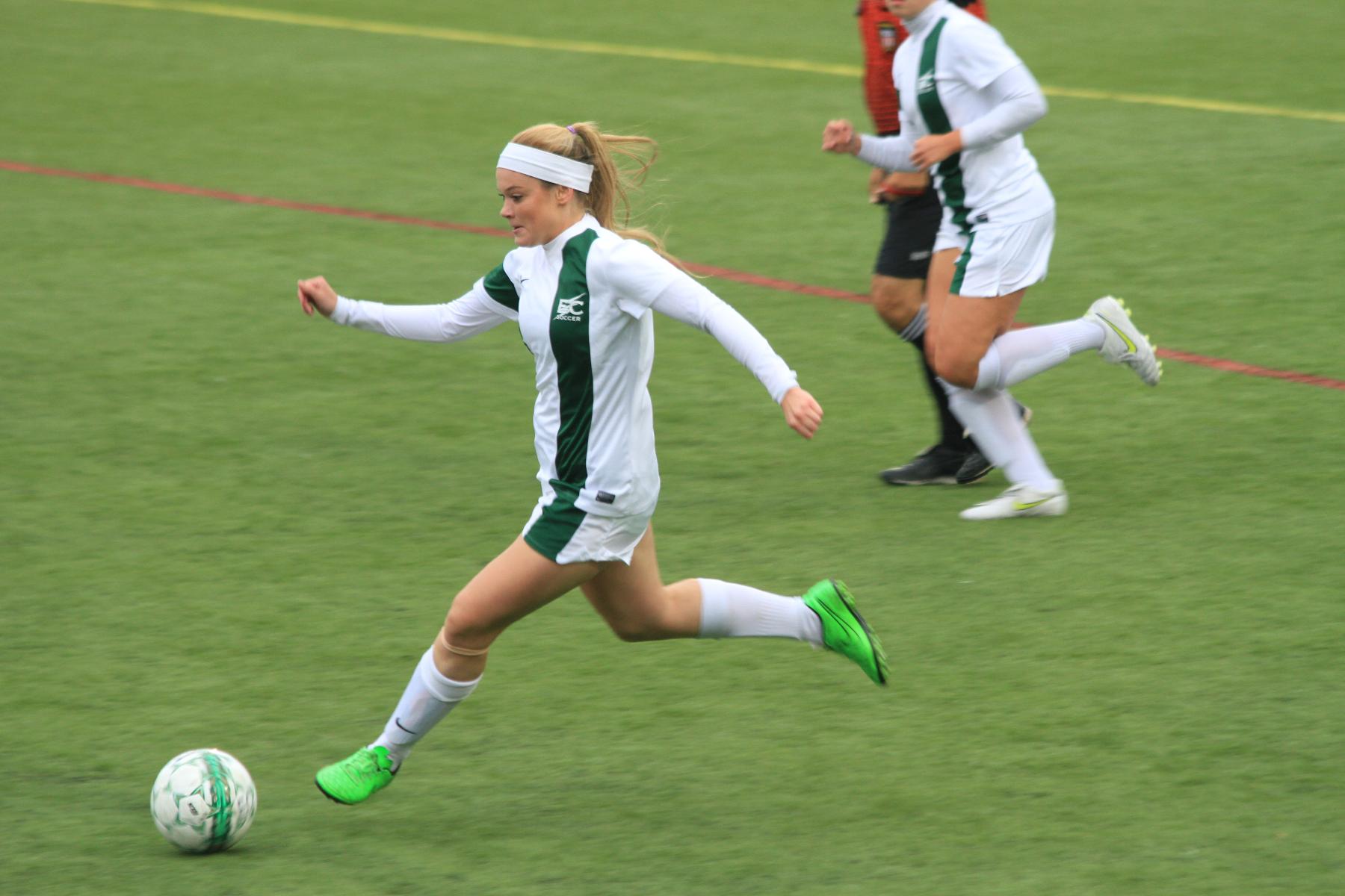 Women's Soccer Completes Undefeated Conference Season With Win at Daniel Webster
