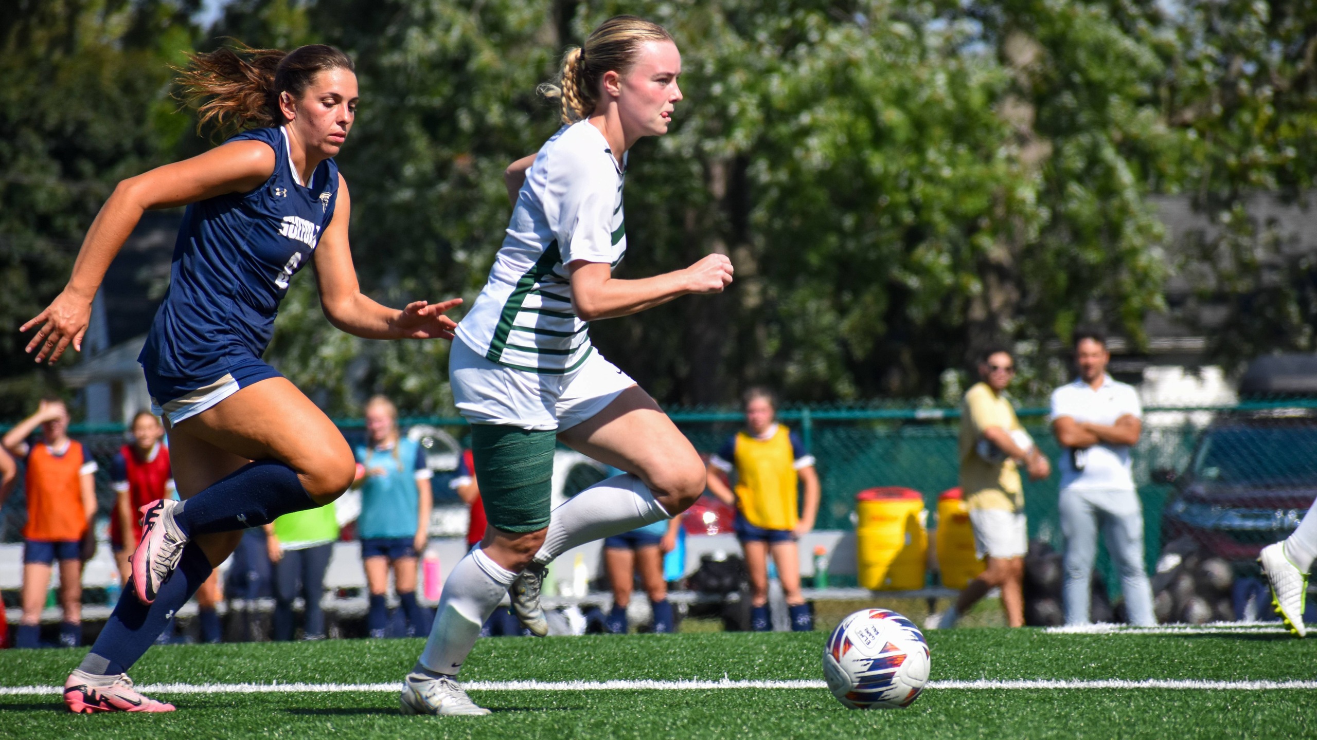 Women's Soccer Sinks Mariners 2-0 for Fourth Straight Win