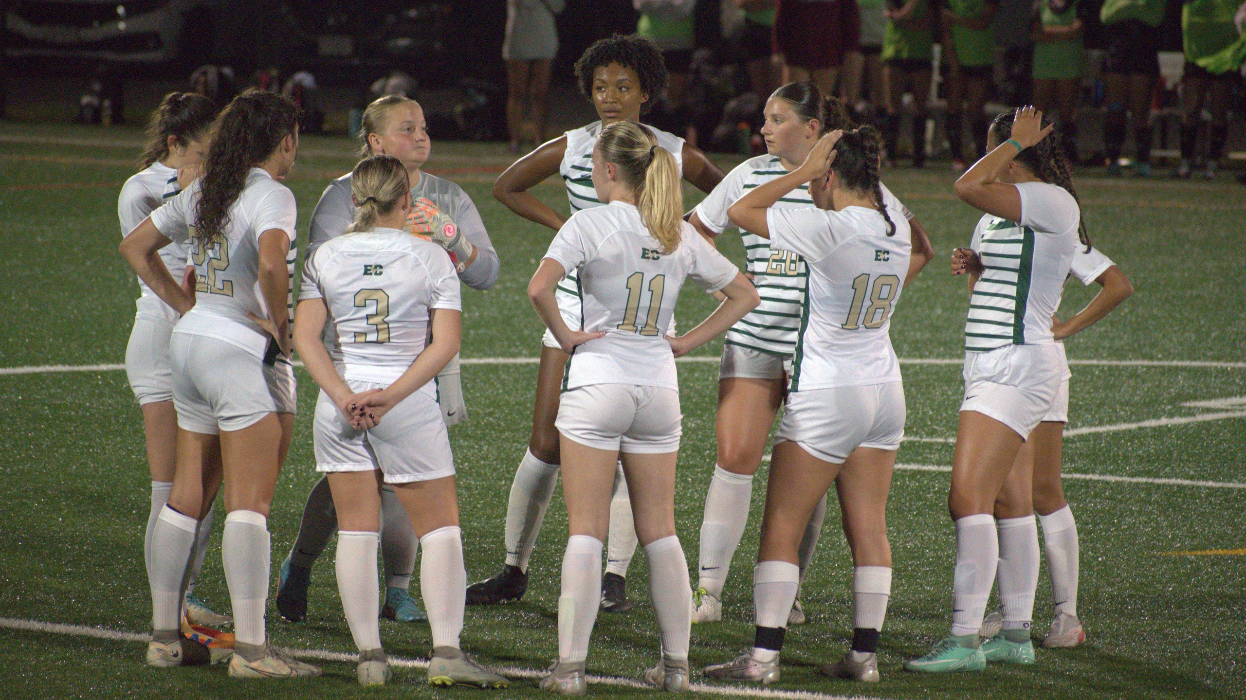 Lesley Snaps Women’s Soccer’s 4-Game Win Streak at Home