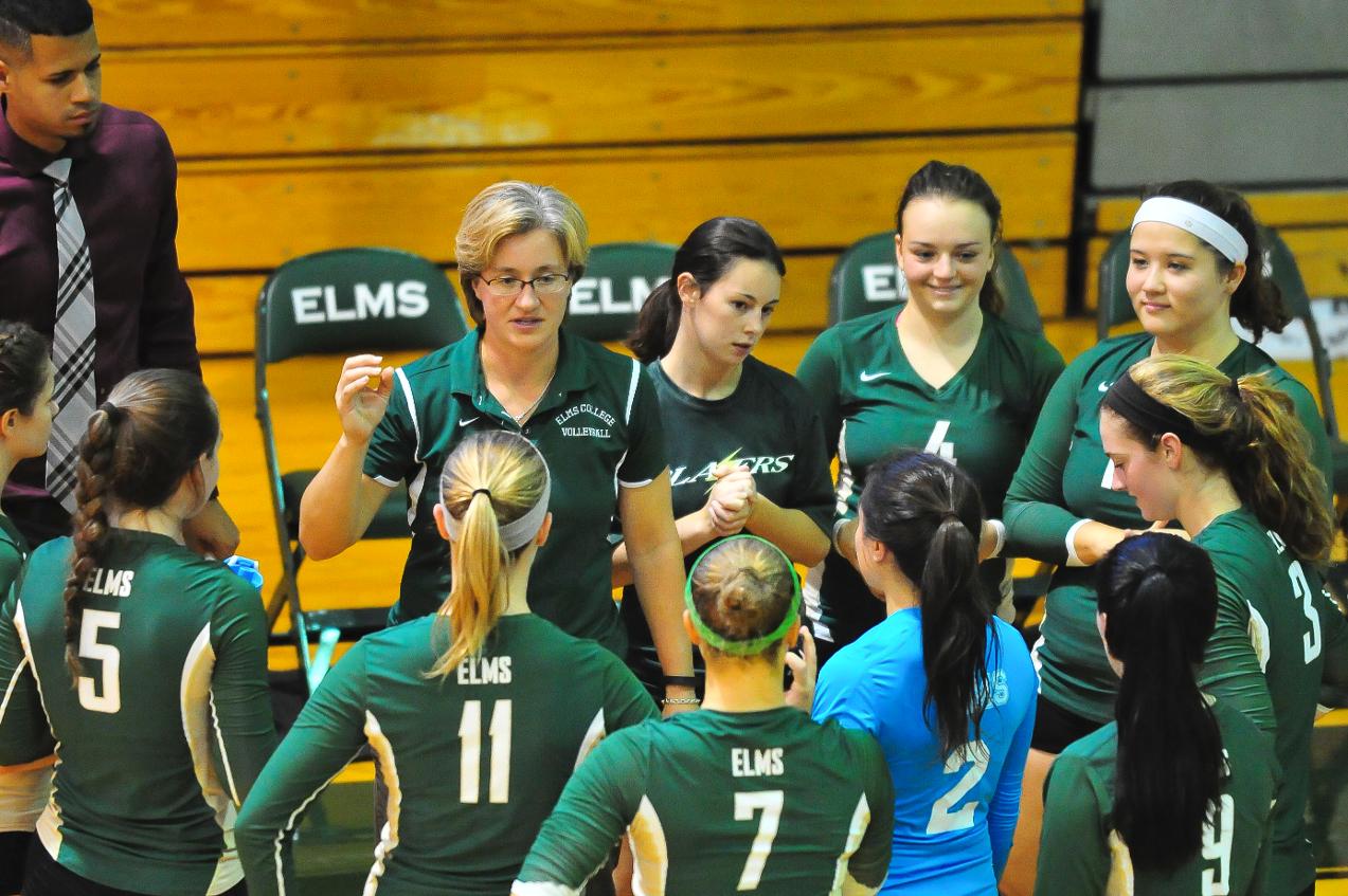 Volleyball Falls to Regis in NECC Matchup