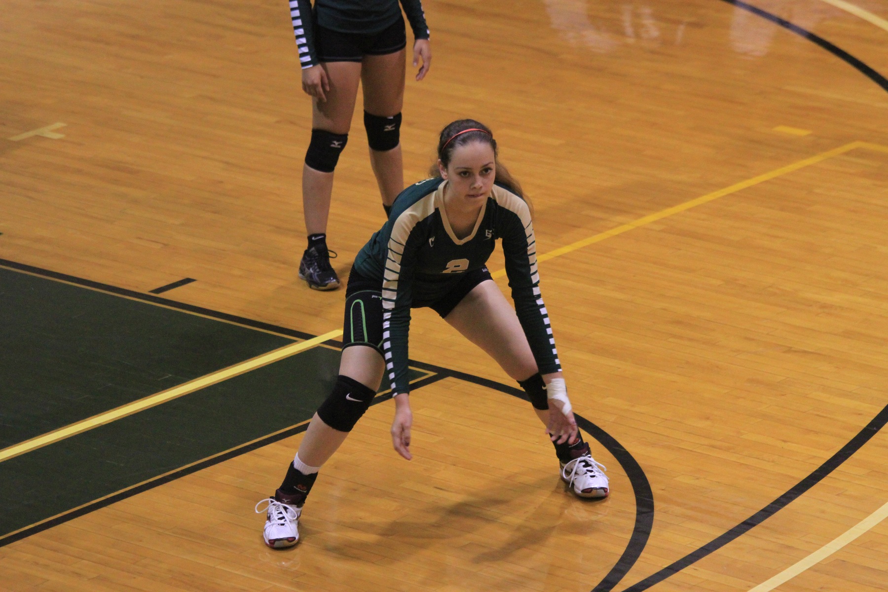Women's Volleyball Sweeps Past Lancers