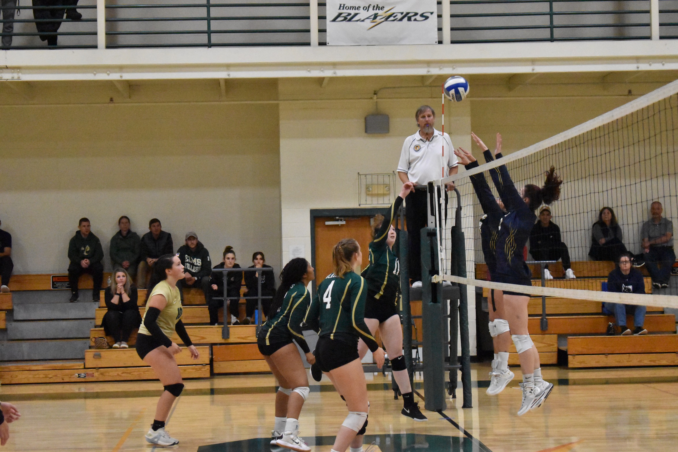 Women's Volleyball Storms Blue Jays