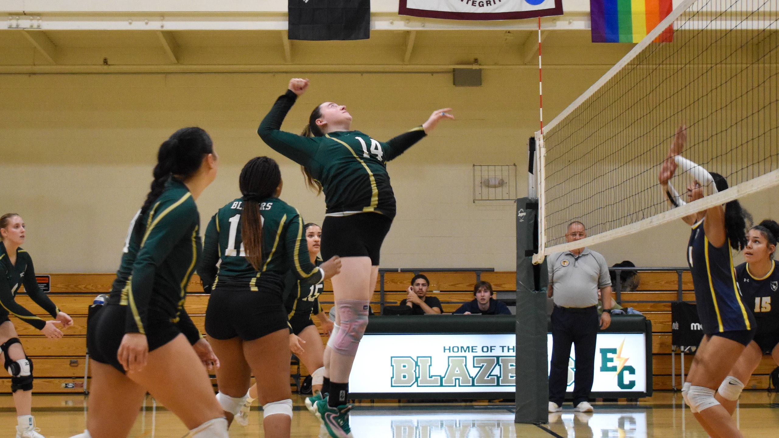 Women’s Volleyball Rallies Back to Take Mitchell to Five Sets, but Lose in the Final Set