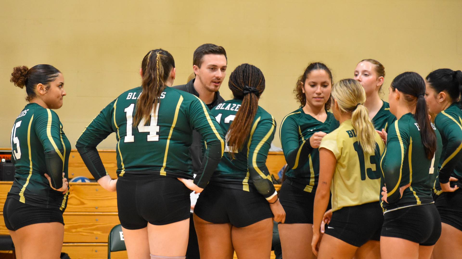 Women's Volleyball Concludes 2024 Season at Colby-Sawyer Tri-Match with Lasell