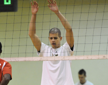 Men’s Volleyball Falls to Endicott College, 3-1