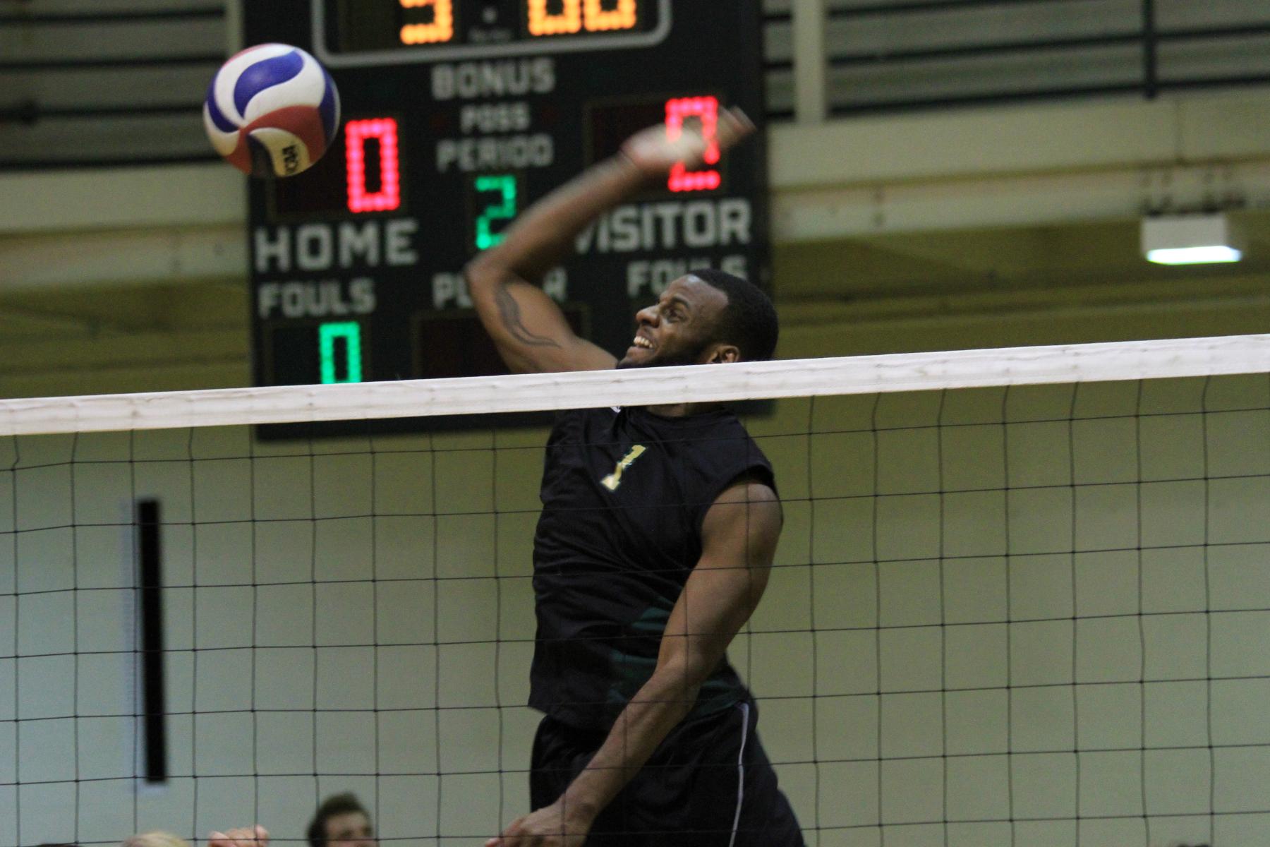 Men's Volleyball Sweeps CCNY in Home Opener