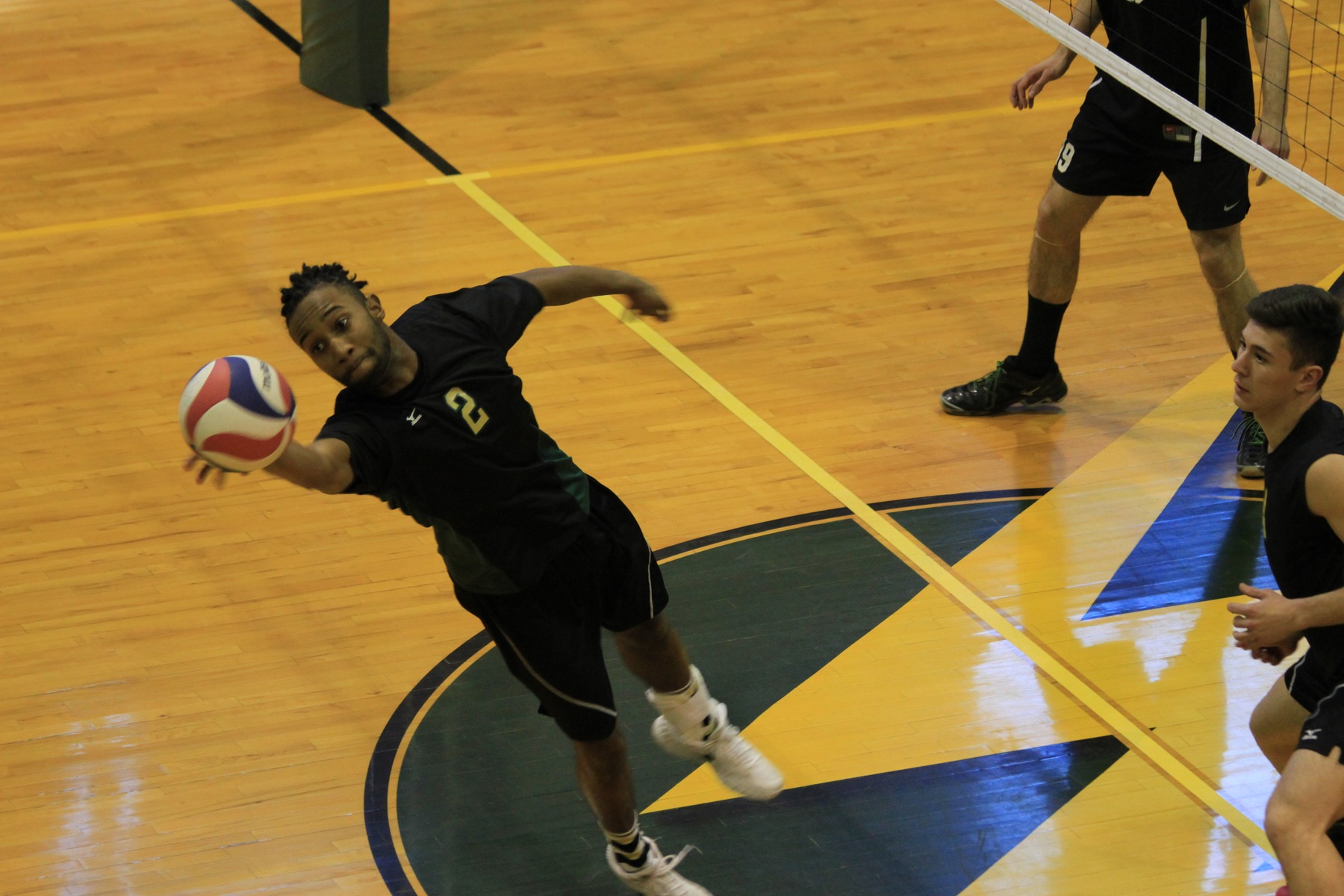 Men's Volleyball Sweeps Emmanuel On The Road