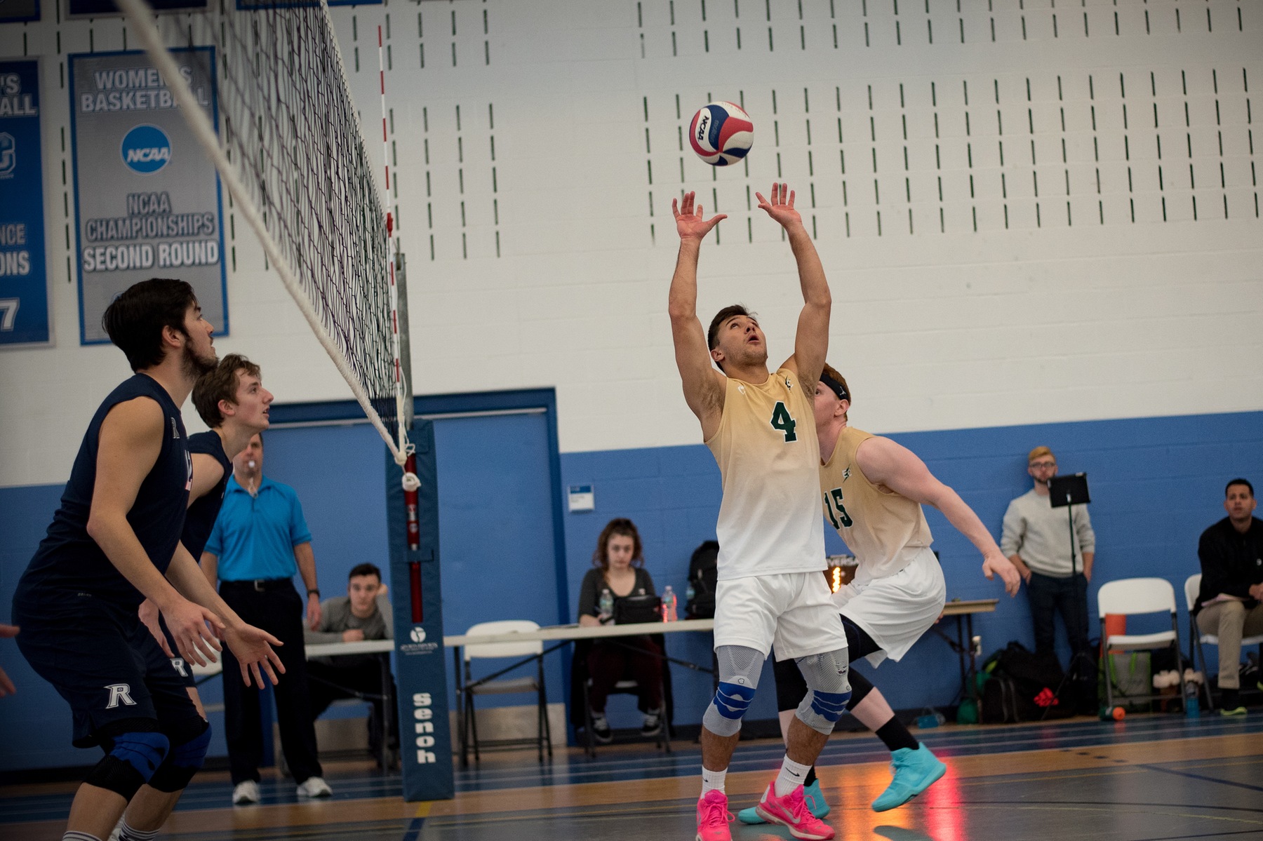Men's Volleyball Stifles SVC On The Road