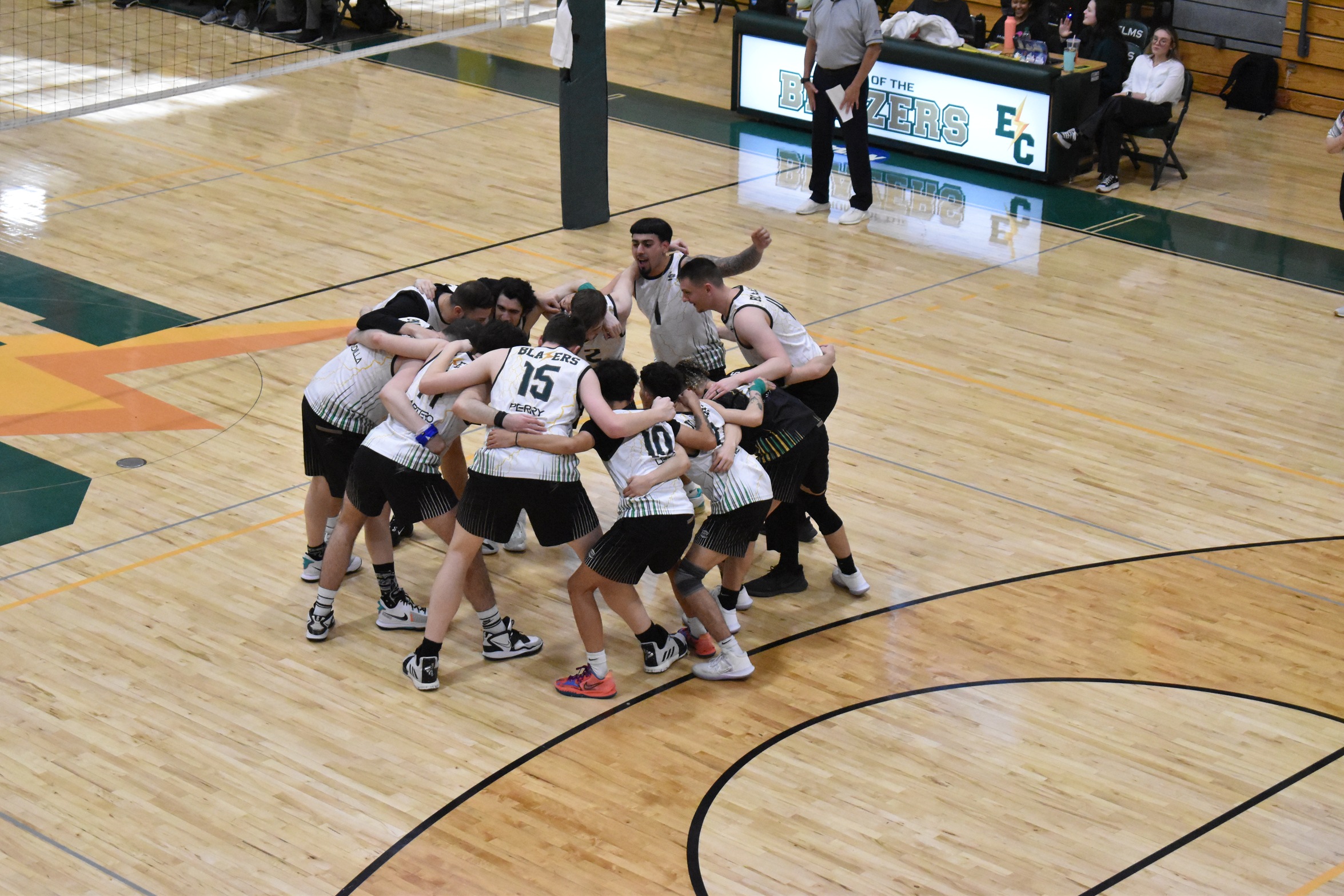 Men's Volleyball Fall to Lasers