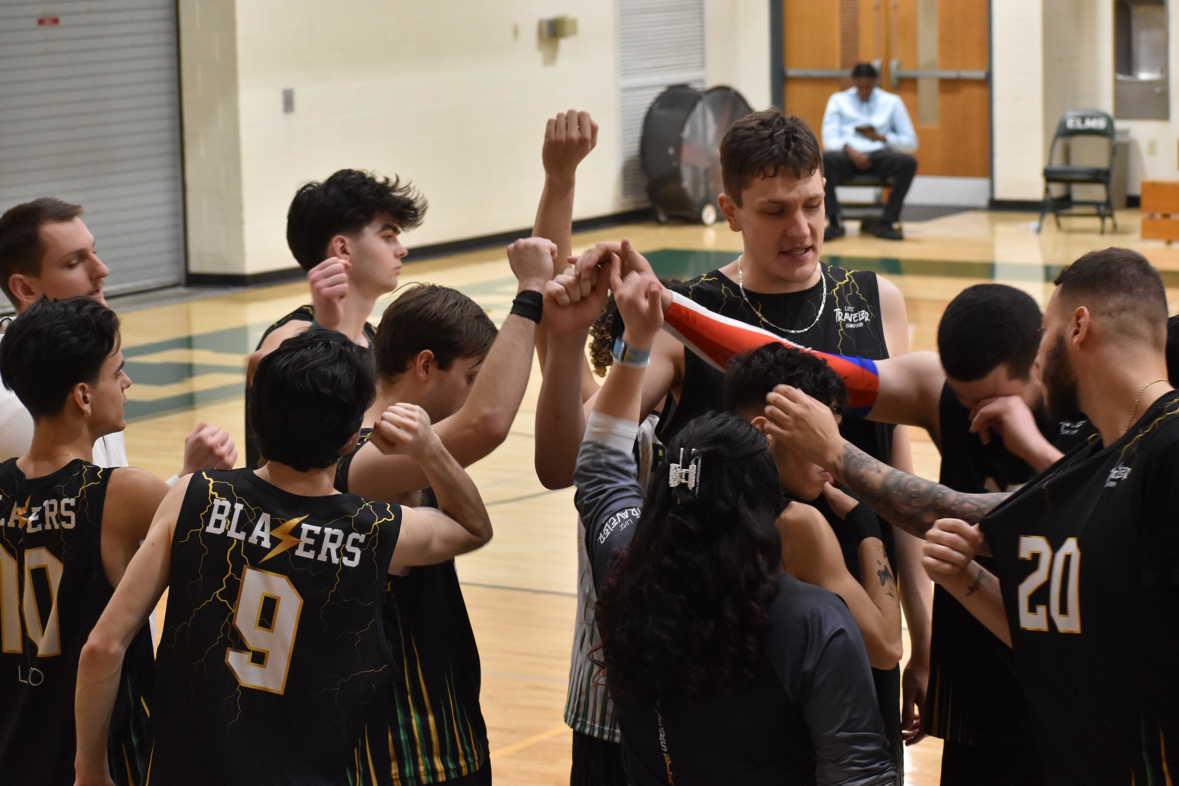 Men's Volleyball Surges to 3-0 Victory Over Chargers